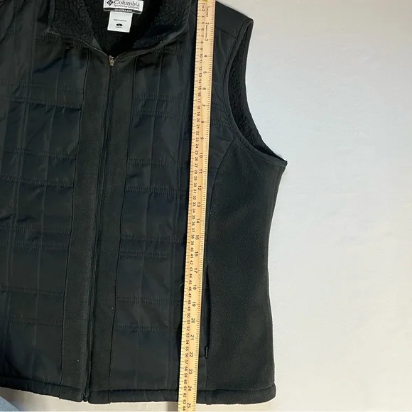 Columbia Women’s Black Sherpa Lined Full Zip Quilted Vest Front Zip pockets Sz L - Picture 7 of 9